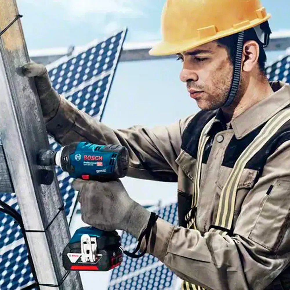 Chave de impacto à bateria 18V 1/2 POL 400NM 18V-400 2 baterias 4,0AH, carregador bivolt e bolsa Bosch — fotografia 7