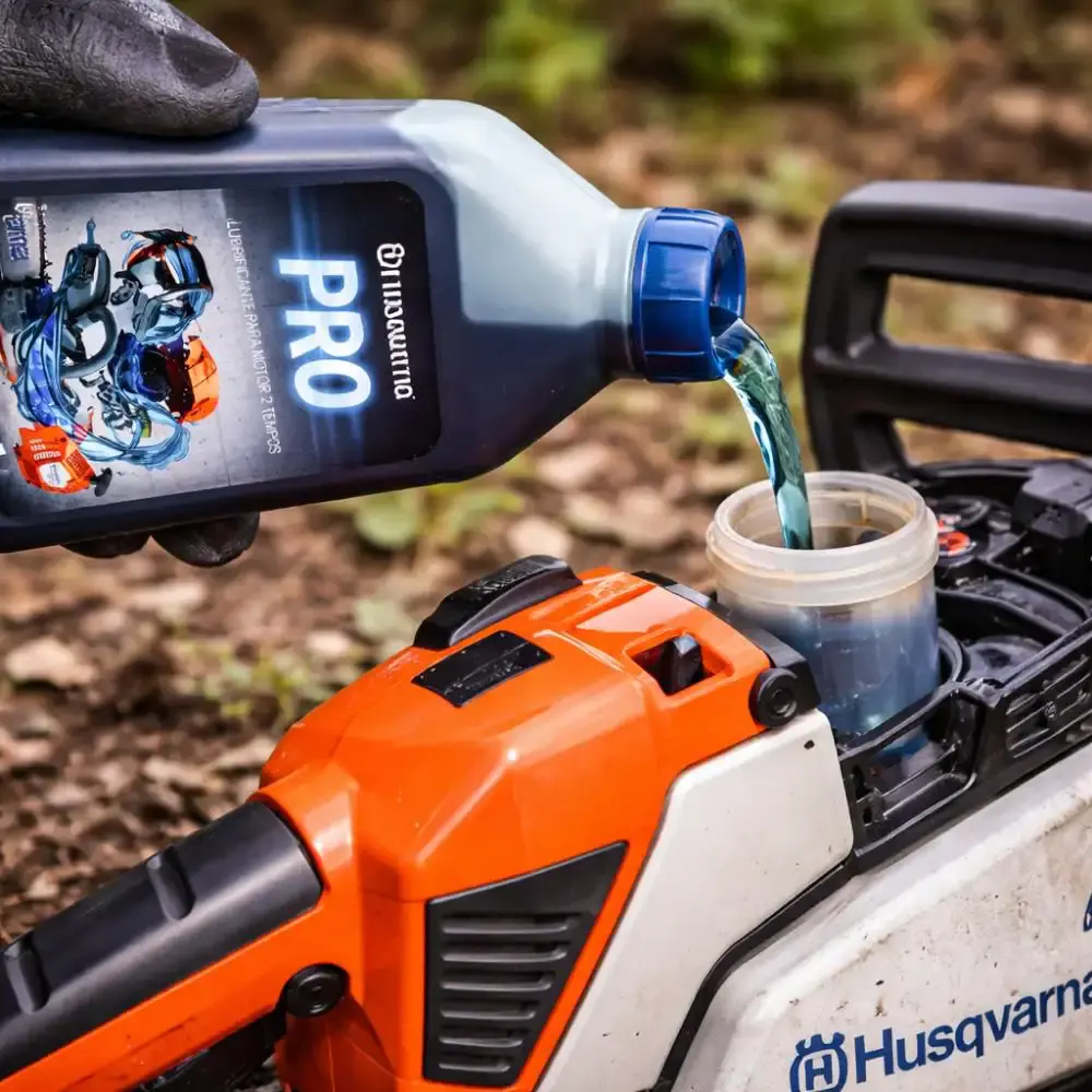 Óleo lubrificante para motor 2 tempos 1 litro Husqvarna — fotografia 3