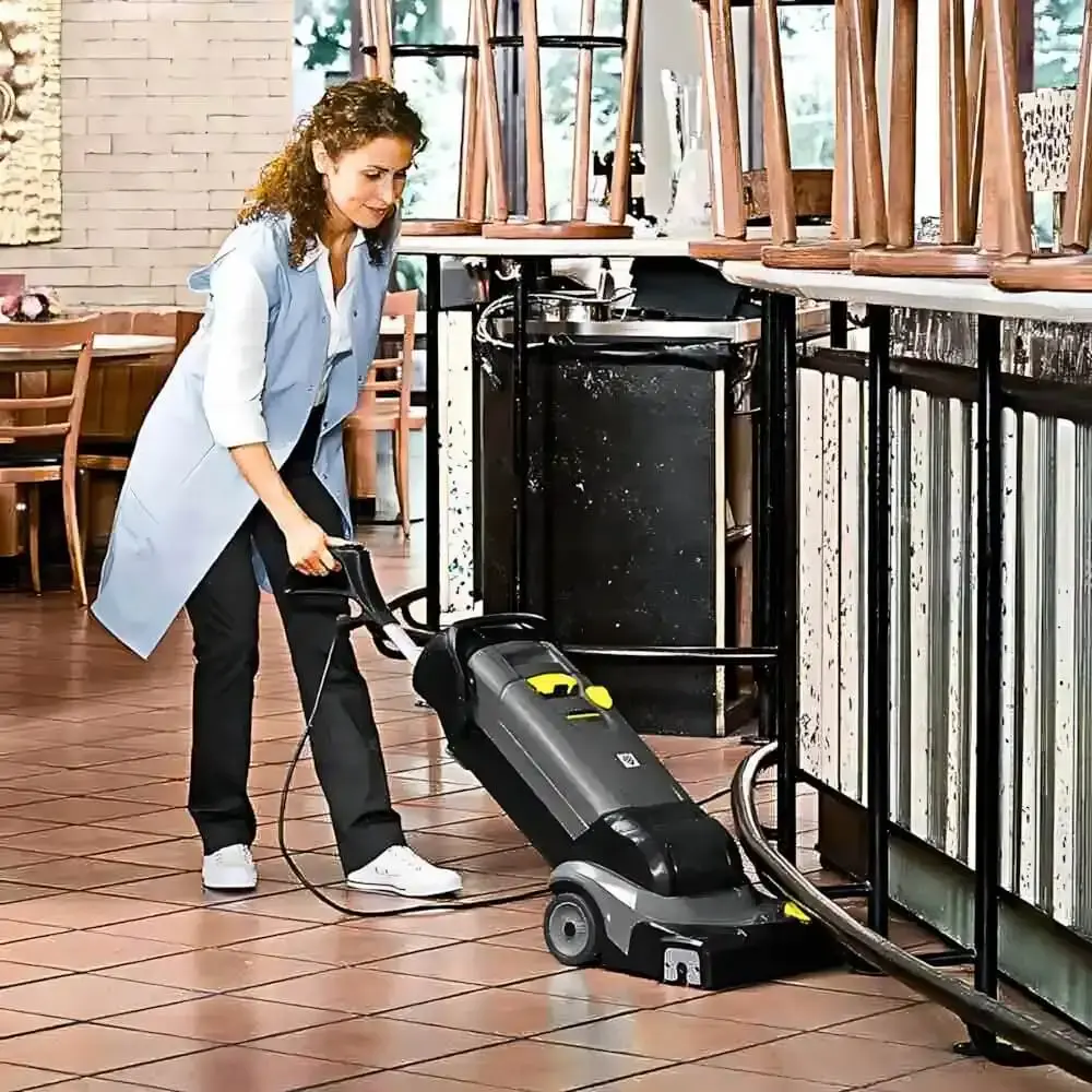 Lavadora e secadora de piso elétrica 700W BR 30/4 EP Karcher 220 V — fotografia 3