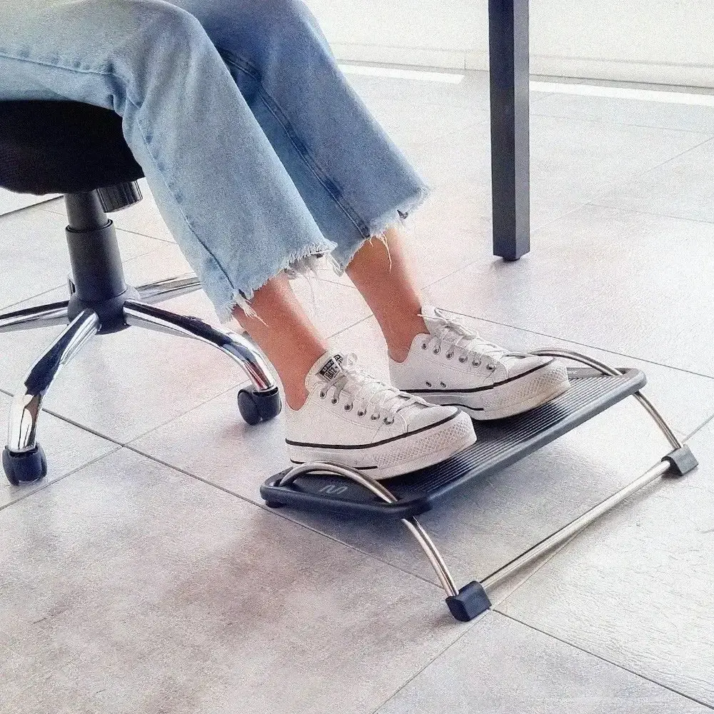 Apoio de pés ergonômico preto para escritório AC059 Multilaser — fotografia 5