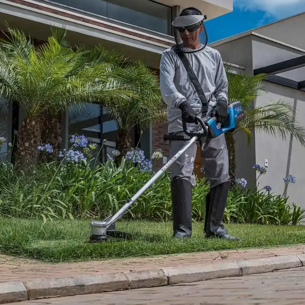 Roçadeira GRF 18V-23 com aparador de cerca viva e bateria 18V 4,0AH carregador bivolt Bosch — fotografia 5