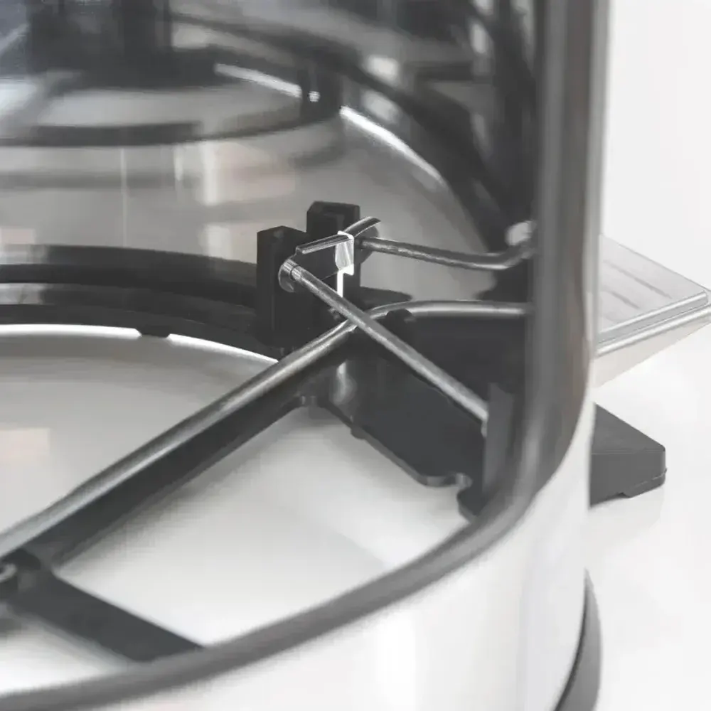 Lixeira com pedal em aço inox polido e balde interno 30 l Tramontina — fotografia 7