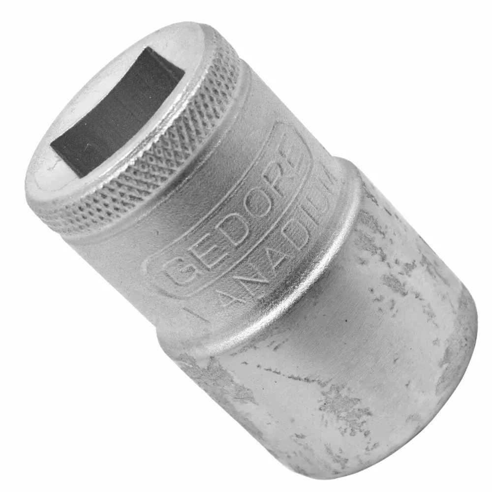 Chave soquete 18 mm estriado encaixe de 1/2 Gedore — fotografia de referência