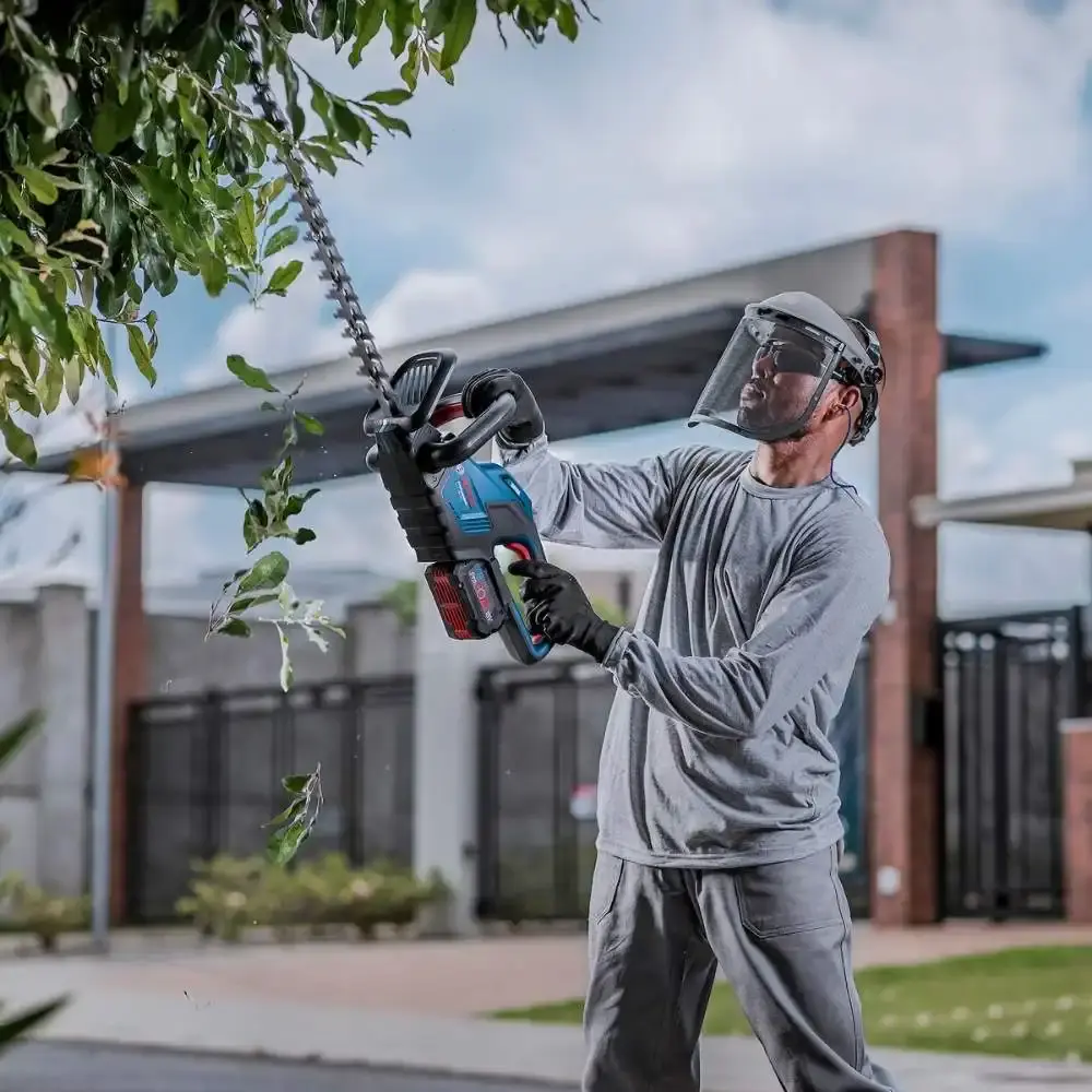 Aparador de cerca viva GHE 18V-60 com bateria 8,0AH 18V e carregador bivolt Bosch — fotografia 5