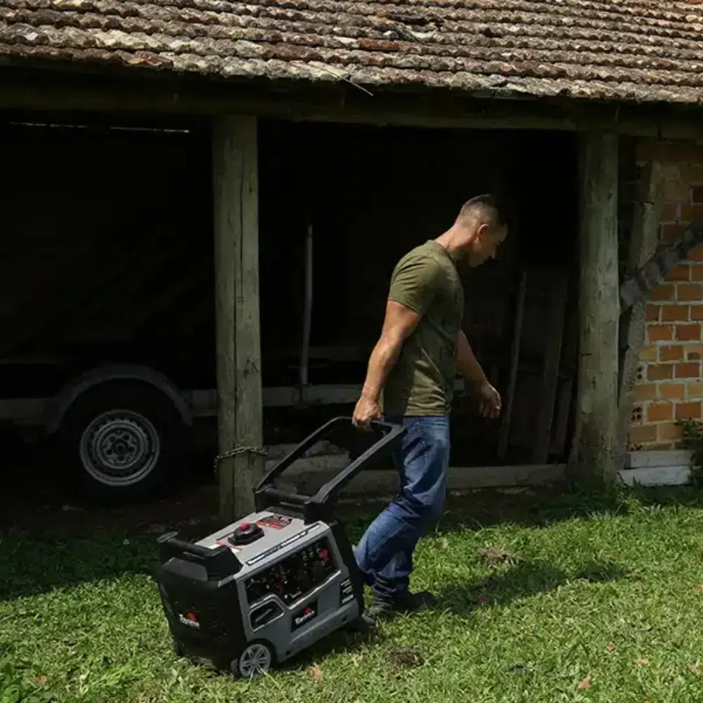 Gerador energia portátil à gasolina 3,5 KVA silencioso partida manual TG3500I Toyama 220 V — fotografia 6