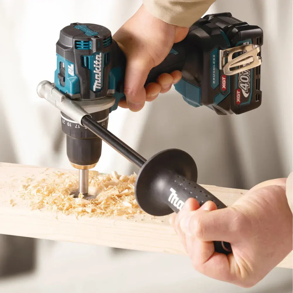 Parafusadeira impacto xgt 40V com 2 baterias, carregador e maleta - Makita — fotografia 3