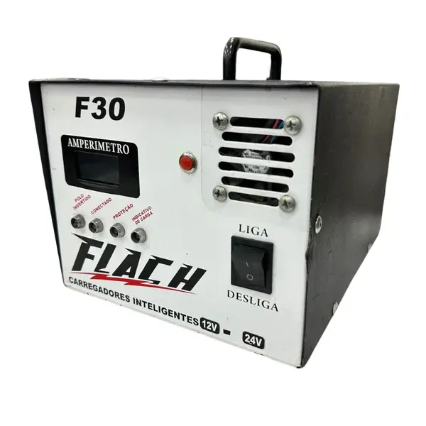 Carregador de baterias F30 12V/24V 30AH usado - Flach — fotografia de referência