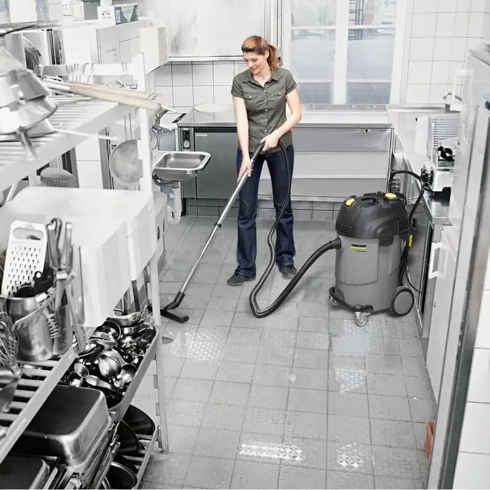 Aspirador de pó e líquidos 2760W 2 motores 65 litros 220V 65/2 Karcher 220 V — fotografia 4