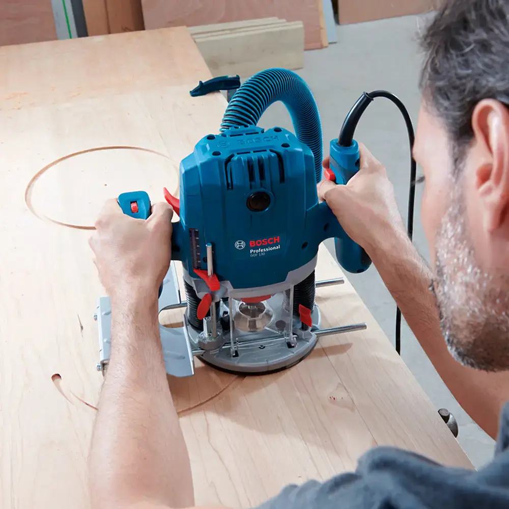 Tupia de coluna 6 MM 1300W profissional com acessórios GOF 130 Bosch 110 V — fotografia 9