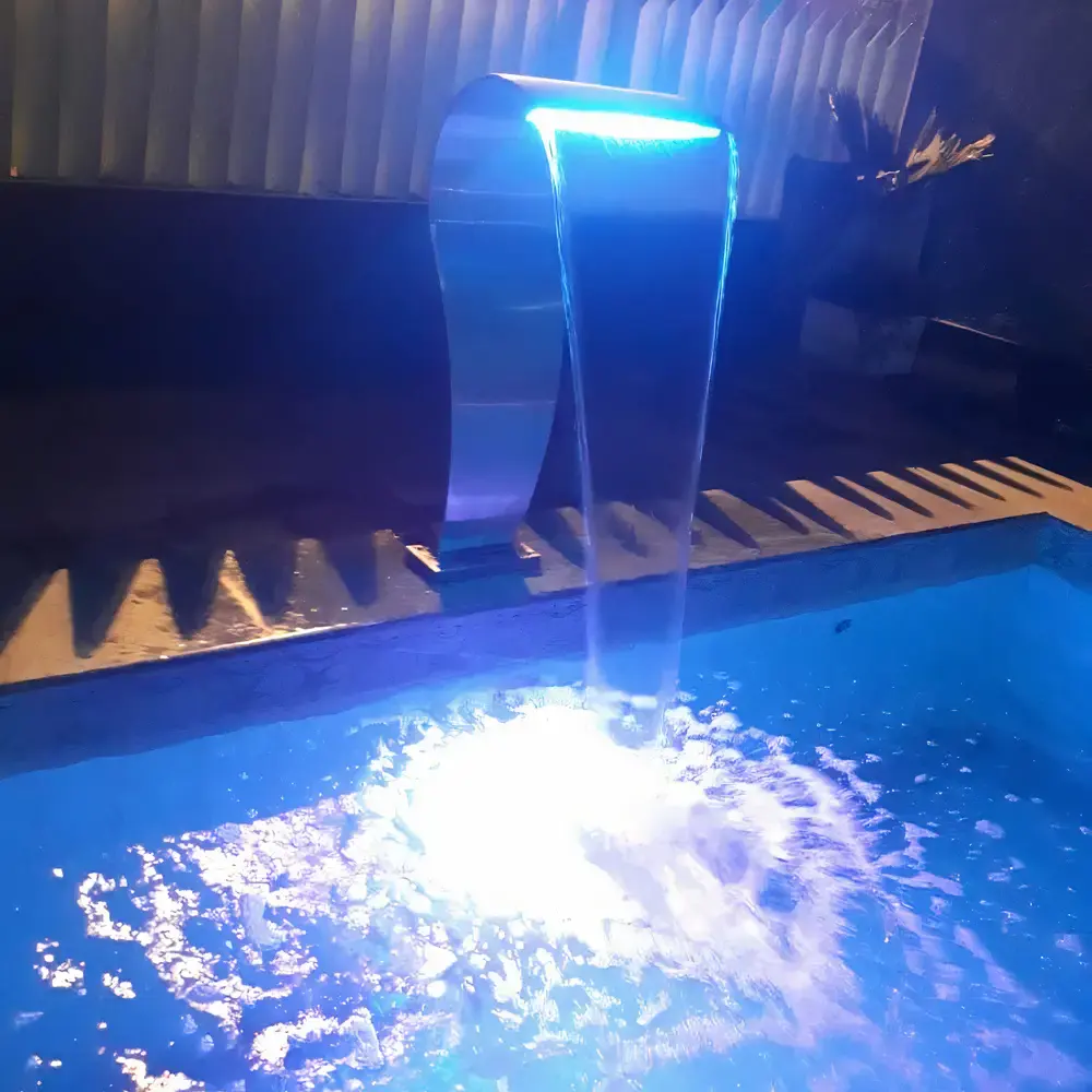 Cascata para Piscinas 60 x 26 CM Aço Inox Naja com LUZ RGB EVALD — fotografia 5