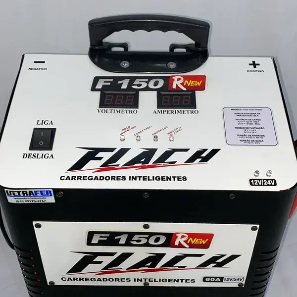 Carregador de baterias F150 12V/24V rnew semi novo - Flach — fotografia de referência