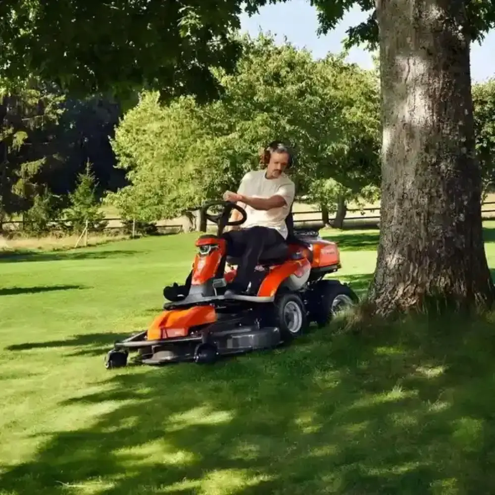 Plataforma de corte 112 CM para trator rider R316TX Husqvarna — fotografia 5