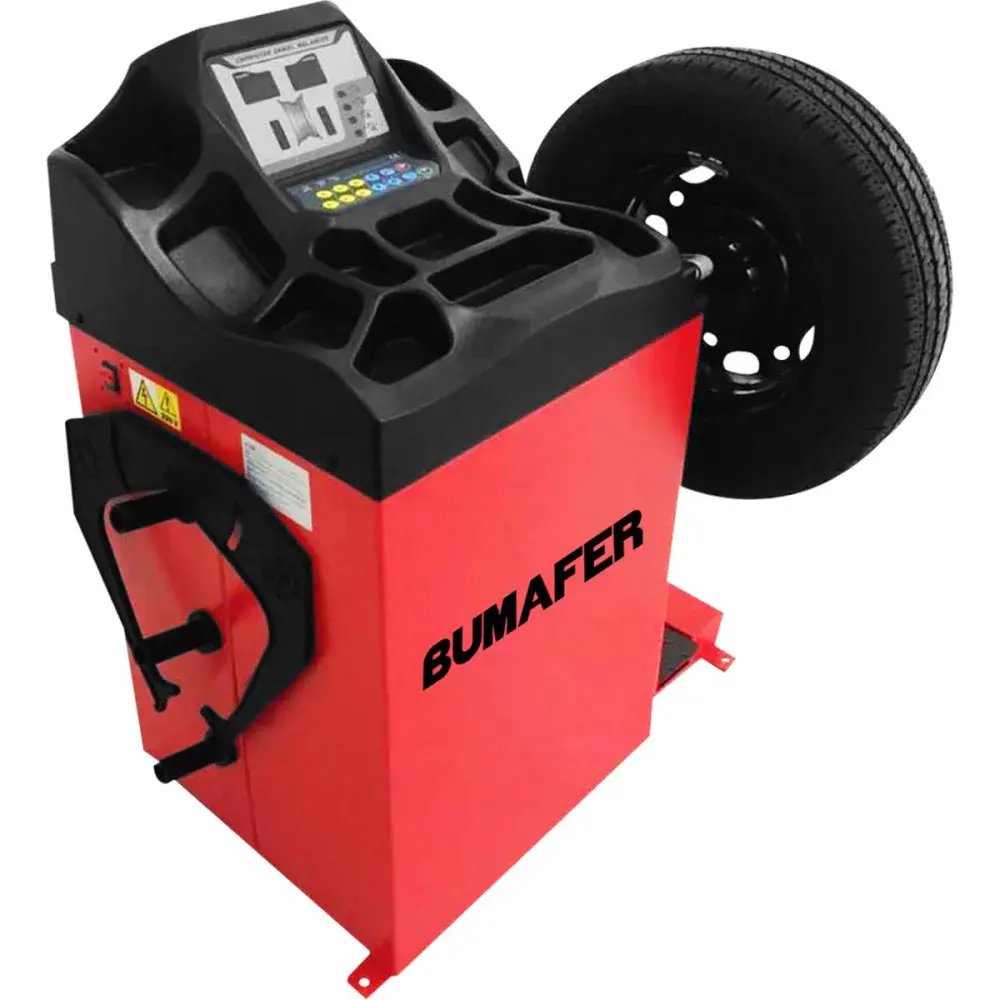 Balanceadora de rodas 10 a 24 220V da Bumafer — fotografia de referência