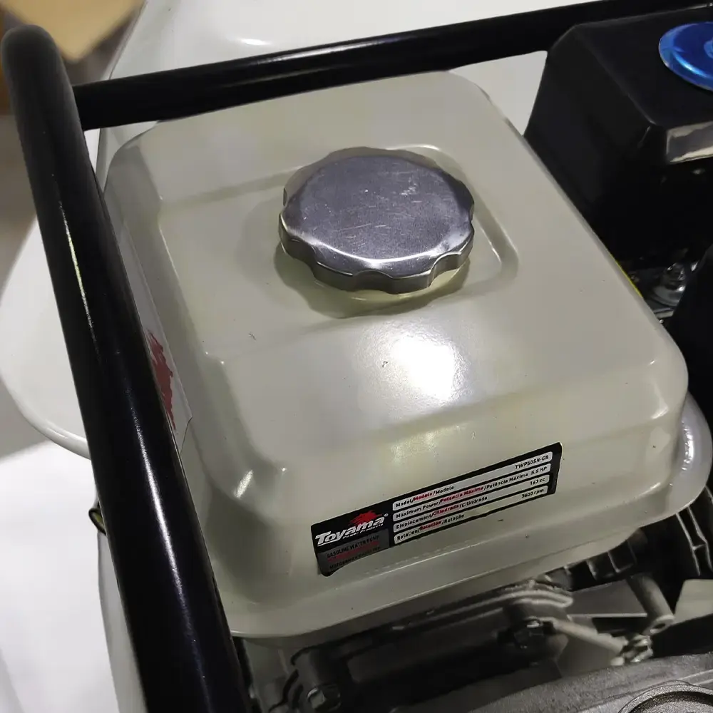 Motobomba autoescorvante à gasolina 4T motor 5.5 HP TWP50SH Toyama — fotografia 6