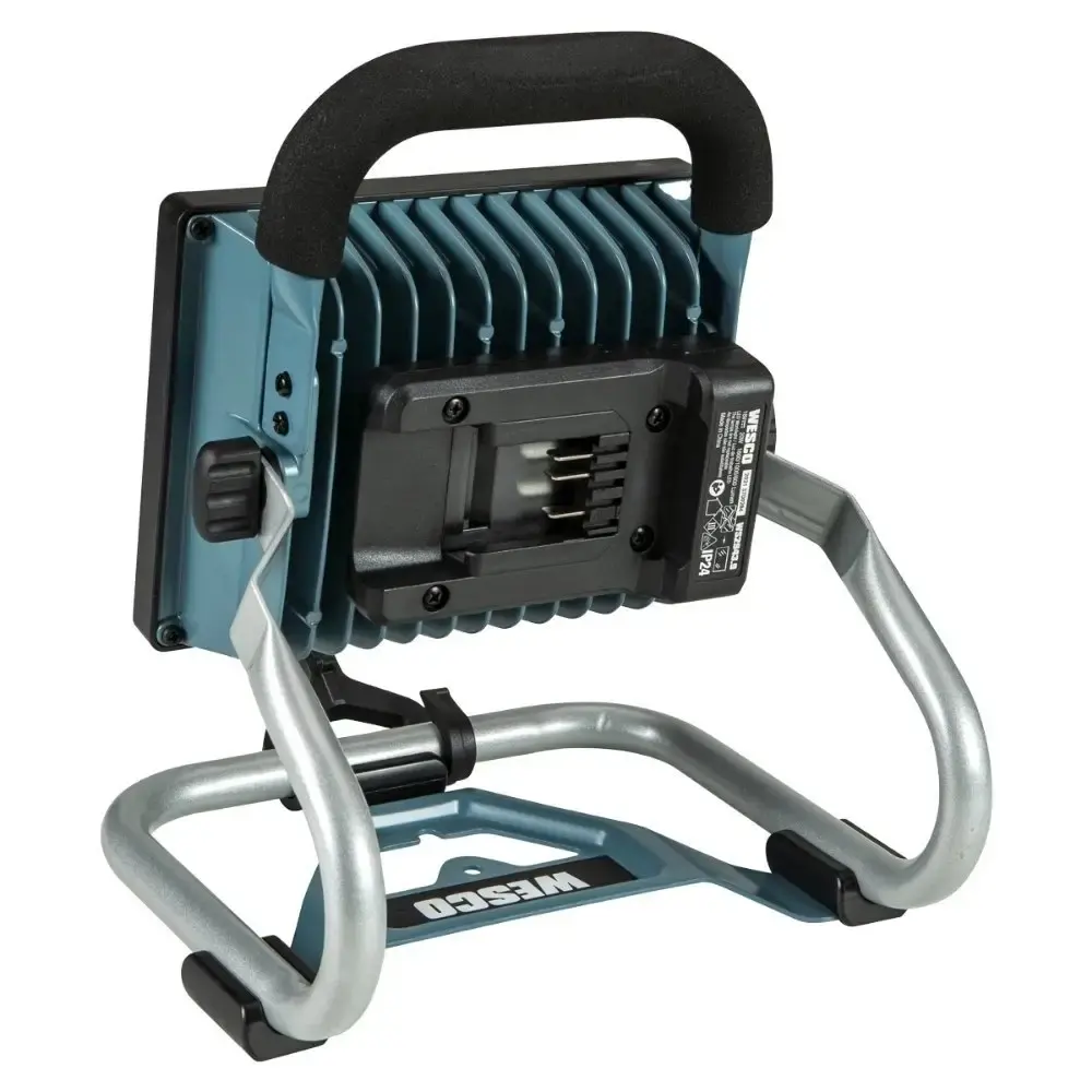 Parafusadeira de impacto 1/2POL e refletor de led 1.600LM com bateria 18V Wesco — fotografia 4