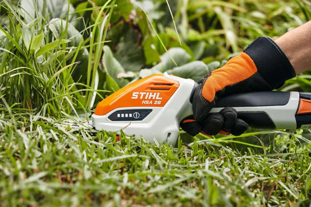 Podador de arbustos a bateria hsa 26 com carregador 127V sthil Stihl — fotografia 8